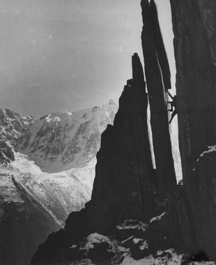 Gaston Rebuffat, un des vainqueurs de l'Himalaya fait de l'alpinisme à Chamonix #2