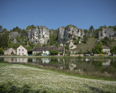 Le rocher du Saussois, à Merry-sur-Yonne, avril 2022