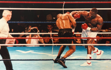 Douglas met Tyson KO au 10e round, Tokyo, 1990