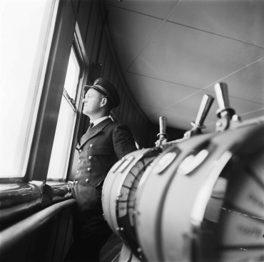 L’officier scrute l’horizon, Le Havre-New York, 1935
