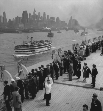 L’arrivée à New York, New York, 1935