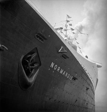 Le Normandie à quai, New York, 1935