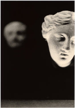 Untitled (two statues), 2023