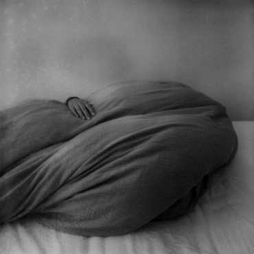 Anabel dans son lit, Sud, 2024