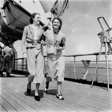 Les mannequins sur le pont du Normandie, Le Havre-New York, 1935