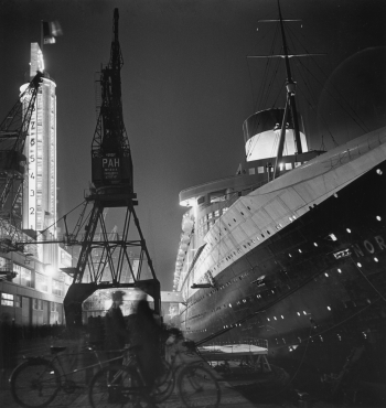Le Normandie à quai, Le Havre, 1935
