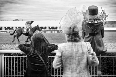 Les &eacute;l&eacute;gants chapeaux de Deauville