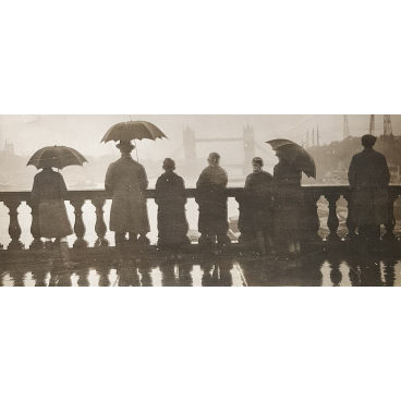 Les parapluies devant Tower Bridge, Londres