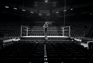 Johnny Hallyday sur le ring du Palais des Sports de Paris avant son concert