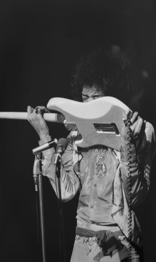Jimi Hendrix en concert à l’Olympia de Paris le 9 octobre 1967, France