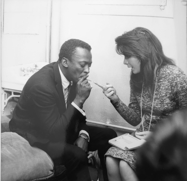 Miles Davis et Juliette Greco à l’Olympia, Paris, 30 novembre 1957