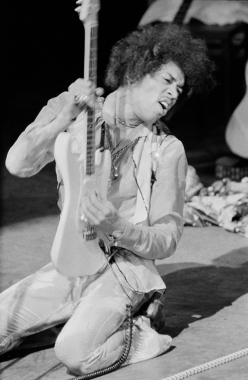Jimi Hendrix en concert à l'Olympia de Paris le 9 octobre 1967, France
