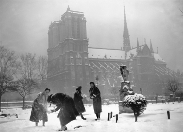 Bataille de boule de neige, Notre-Dame, 1938