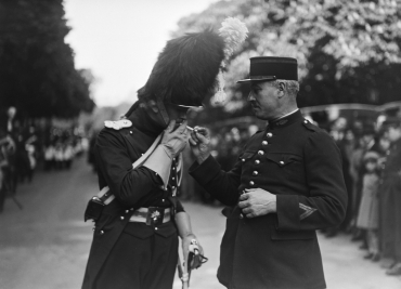 Grenadier et garde républicain, 1937