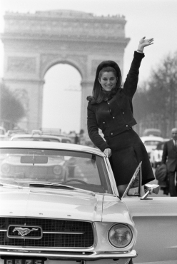 Sheila en Mustang, Paris, 1967