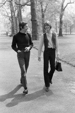 Françoise Hardy et Serge Gainsbourg dans Hyde Park, Londres, 1969