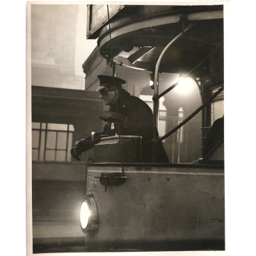 Brouillard dans la ville, 1935