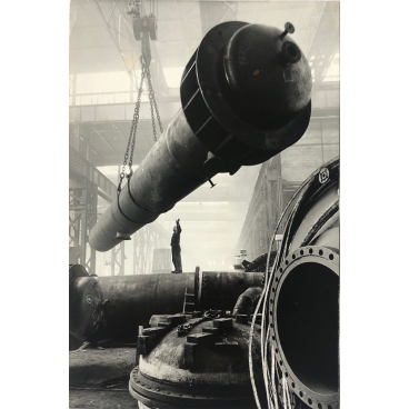 Conducteur de travaux dans une usine chimique en construction