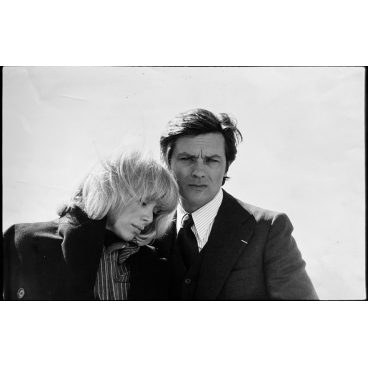 Mireille Drac et Alain Delon dans 