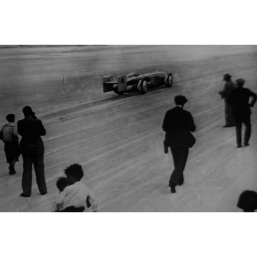 Kaye Don essaye de battre le record de vitesse, 1930