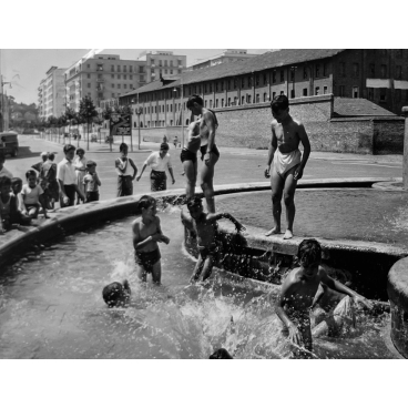 Le thermomètre est au dessus de 40°, Rome, 1955