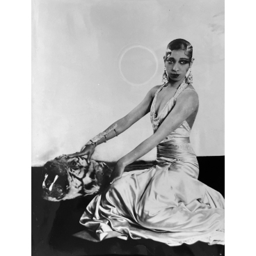 Joséphine Baker et les music-halls parisiens, 1953
