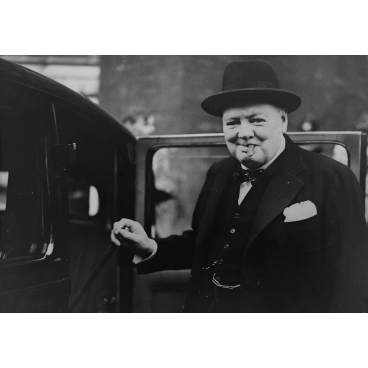 Churchill part voir le roi, 1945