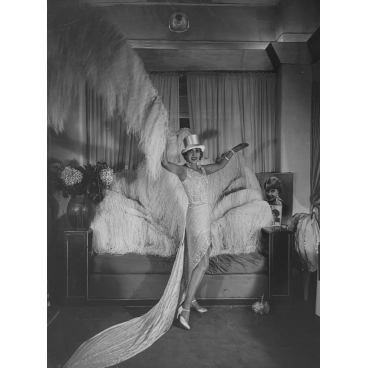 Mistinguett en meneuse de revue