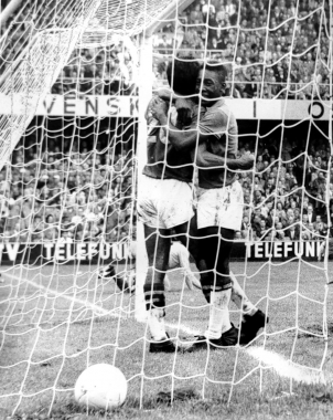 Vava et Pelé lors de la coupe du Monde de Football, 1958