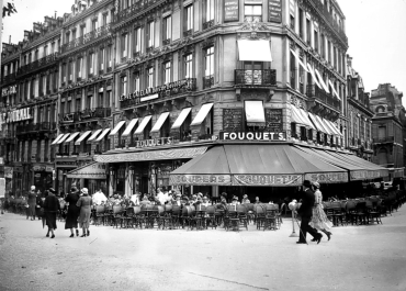 Le Fouquets café aux Champs-Élysées
