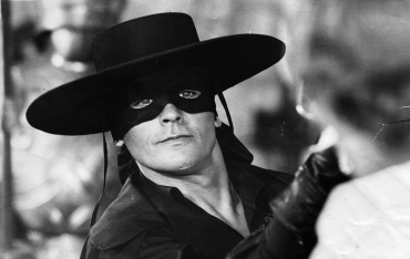 Alain Delon tourne les nouvelles aventures de Zorro, 1974