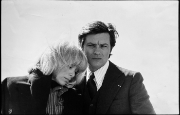 Mireille Drac et Alain Delon dans 