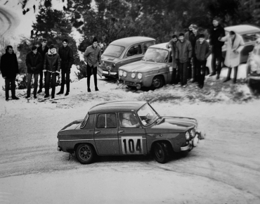 La voiture 104 sous la neige