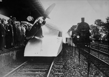Le Schienenzeppelin est prêt au départ, 1931