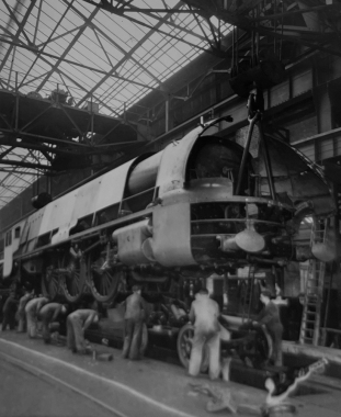 Dix nouvelles locomotives en construction pour l'été, 1937