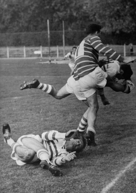 Match de rugby Racing-Périgueux au stade Jean Bouin, 1955