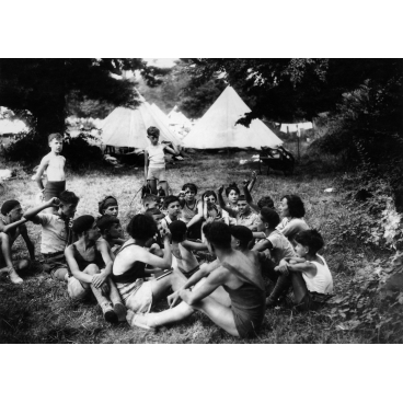 Camp international de vacances des faucons rouges à Villeneuve, 1935